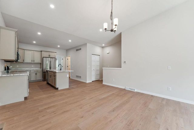 206 S Dewey Avenue, Reedsburg, WI 53959