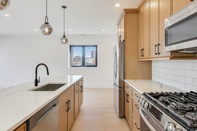 1619 W Lawrence Avenue 3, Chicago, IL 60640