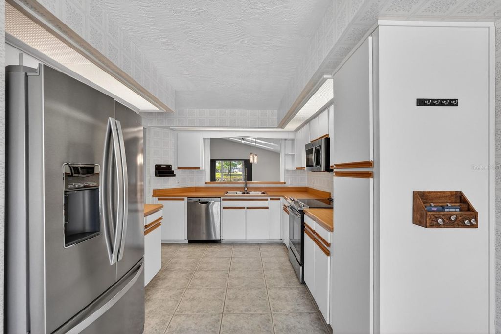 Image 9 of property listing at 3232 VAIL VIEW DRIVE, Port Orange, FL 32128