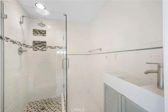 1635 Grandview Avenue, Glendale, CA 91201