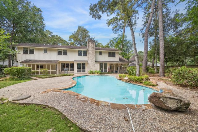 2310 Mill Lake Drive, Kingwood, TX 77339