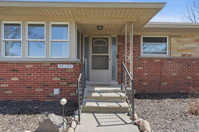 36194 Putnam Street, Clinton Twp, MI 48035