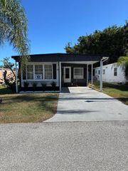29 SE Iberian Lane, Port St. Lucie, Port St Lucie, FL 34952