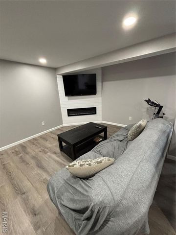 317 Palisades Court, St Charles, MO 63301