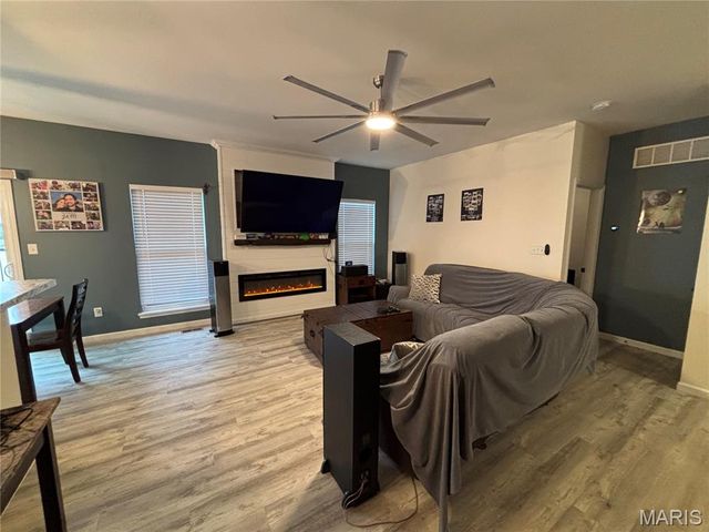 317 Palisades Court, St Charles, MO 63301