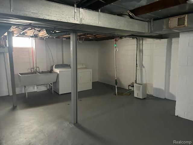 2438 Columbia Road, Berkley, MI 48072