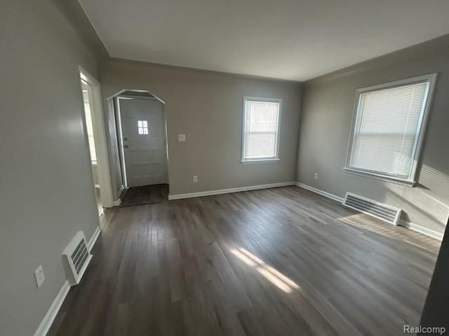 2438 Columbia Road, Berkley, MI 48072