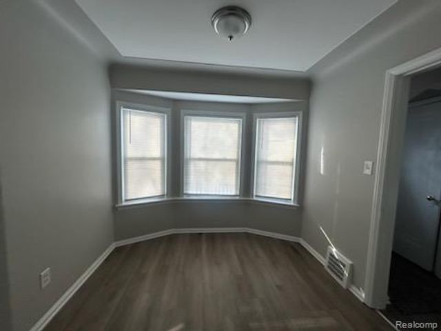 2438 Columbia Road, Berkley, MI 48072