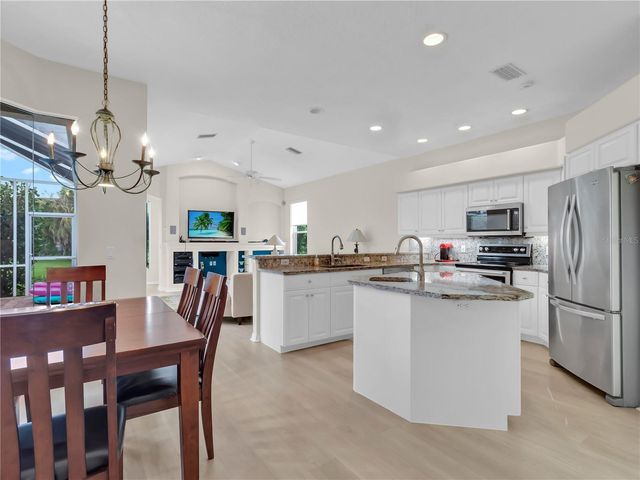 8870 HUNTINGTON POINTE DRIVE, Sarasota, FL 34238