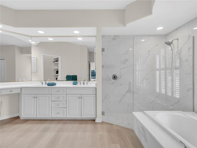 8870 HUNTINGTON POINTE DRIVE, Sarasota, FL 34238