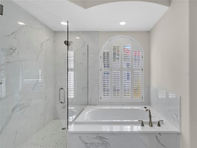 8870 HUNTINGTON POINTE DRIVE, Sarasota, FL 34238