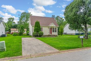 320 Lafayette Point Cir, Clarksville, TN 37042