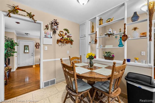 8423 Norborne Avenue, Dearborn Heights, MI 48127