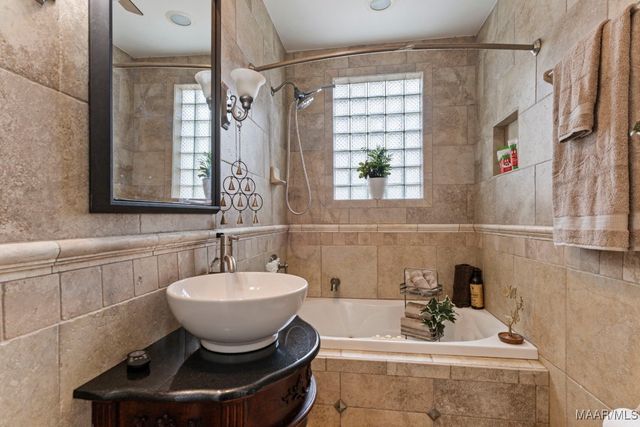 11 Calhoun Road, Montgomery, AL 36109