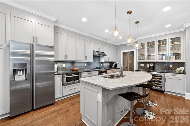 202 Perrin Place, Charlotte, NC 28207