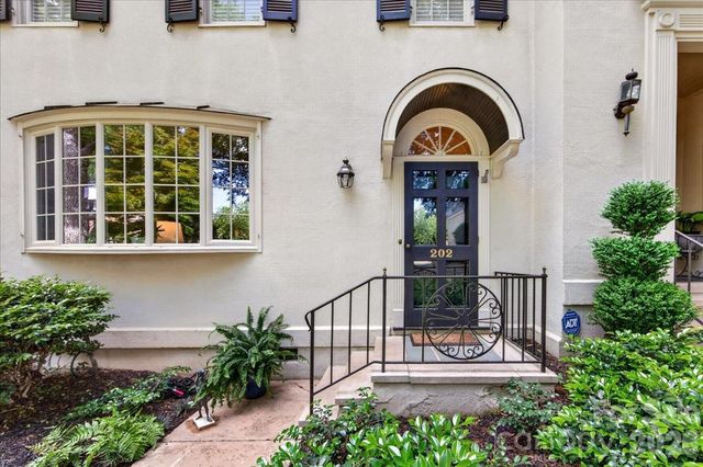 202 Perrin Place, Charlotte, NC 28207