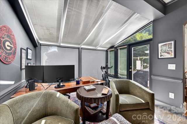 202 Perrin Place, Charlotte, NC 28207