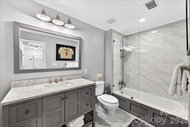 202 Perrin Place, Charlotte, NC 28207