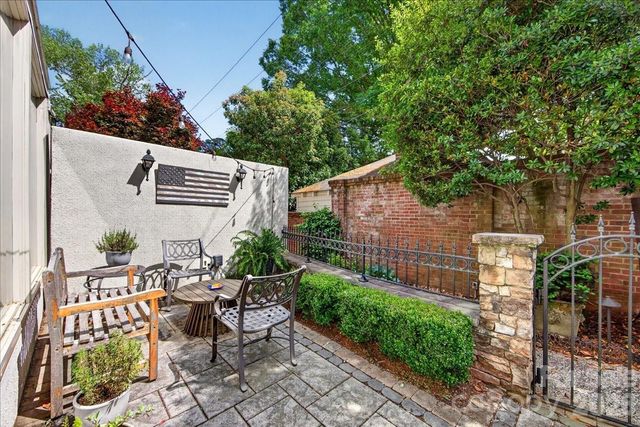202 Perrin Place, Charlotte, NC 28207
