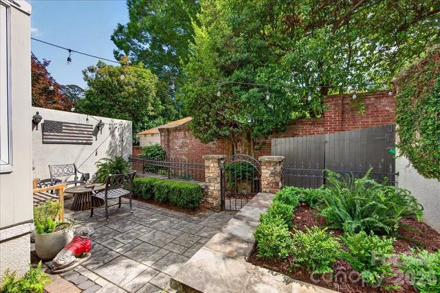 202 Perrin Place, Charlotte, NC 28207