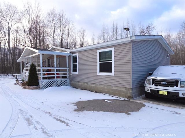 2815 E Monroe Street, White Cloud, MI 49349
