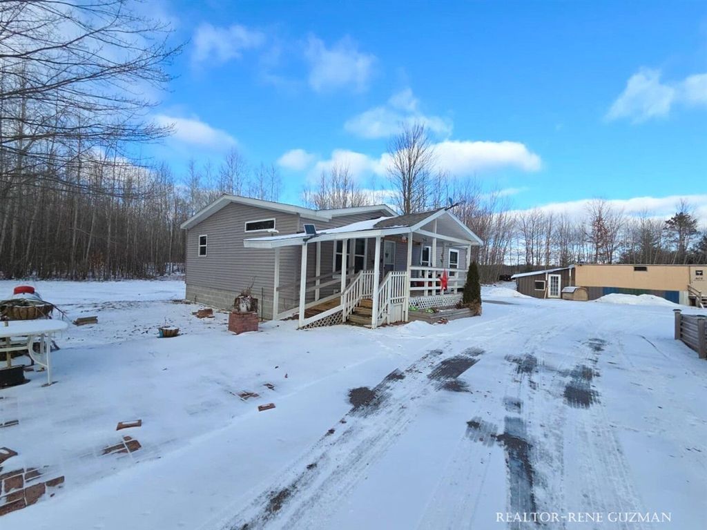 2815 E Monroe Street, White Cloud, MI 49349