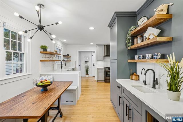 75 S Highwood Avenue, Glen Rock, NJ 07452