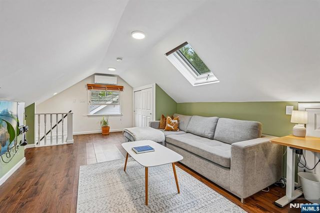 75 S Highwood Avenue, Glen Rock, NJ 07452