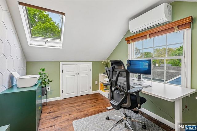 75 S Highwood Avenue, Glen Rock, NJ 07452