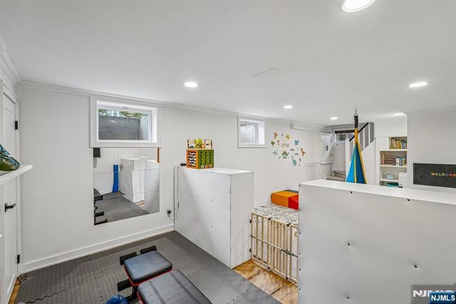 75 S Highwood Avenue, Glen Rock, NJ 07452