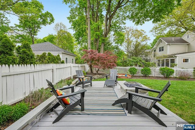 75 S Highwood Avenue, Glen Rock, NJ 07452