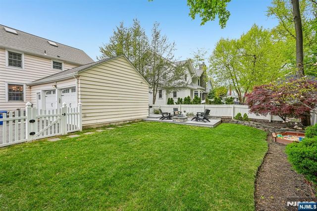 75 S Highwood Avenue, Glen Rock, NJ 07452