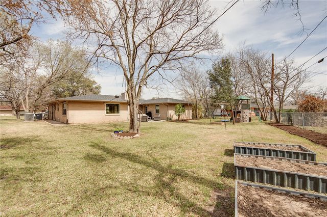 2118 Wayside Drive, Bryan, TX 77802