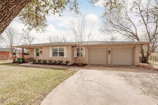 2118 Wayside Drive, Bryan, TX 77802