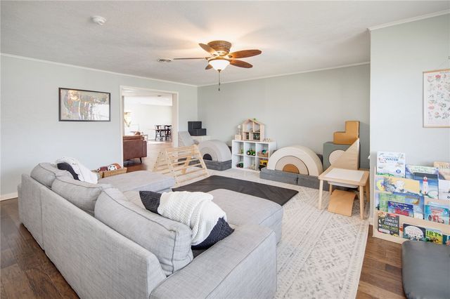 2118 Wayside Drive, Bryan, TX 77802