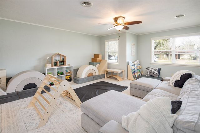 2118 Wayside Drive, Bryan, TX 77802