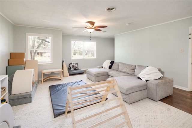 2118 Wayside Drive, Bryan, TX 77802