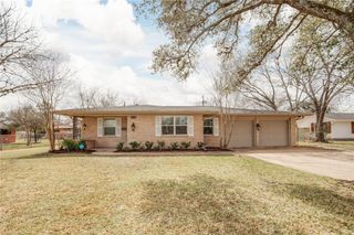 2118 Wayside Drive, Bryan, TX 77802