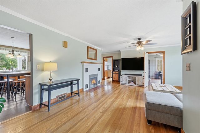 118 Willimansett St, South Hadley, MA 01075