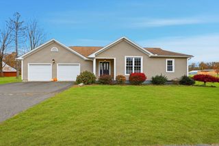 118 Willimansett St, South Hadley, MA 01075