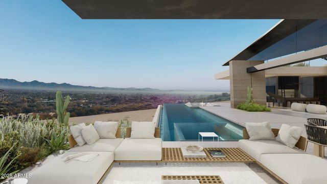 5719 E Starlight Way, Paradise Valley, AZ 85253