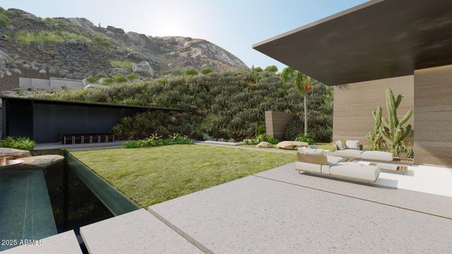 5719 E Starlight Way, Paradise Valley, AZ 85253