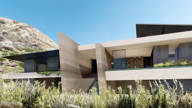 5719 E Starlight Way, Paradise Valley, AZ 85253