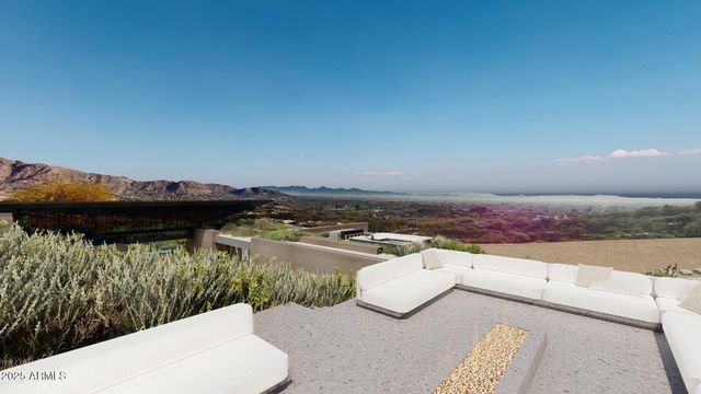 5719 E Starlight Way, Paradise Valley, AZ 85253