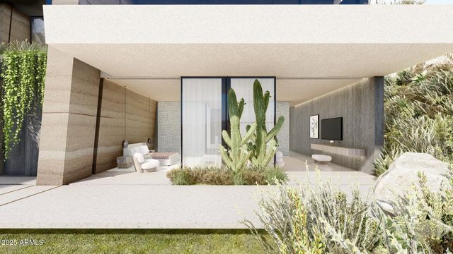 5719 E Starlight Way, Paradise Valley, AZ 85253