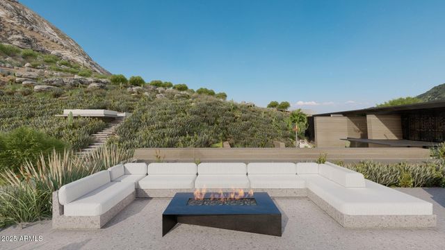 5719 E Starlight Way, Paradise Valley, AZ 85253