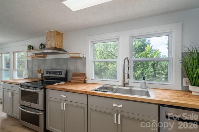 109 Riverside Drive, Cramerton, NC 28032