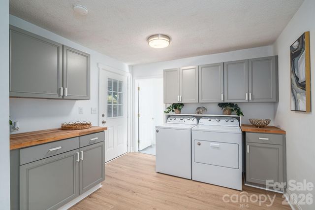 109 Riverside Drive, Cramerton, NC 28032