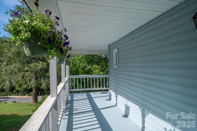 109 Riverside Drive, Cramerton, NC 28032