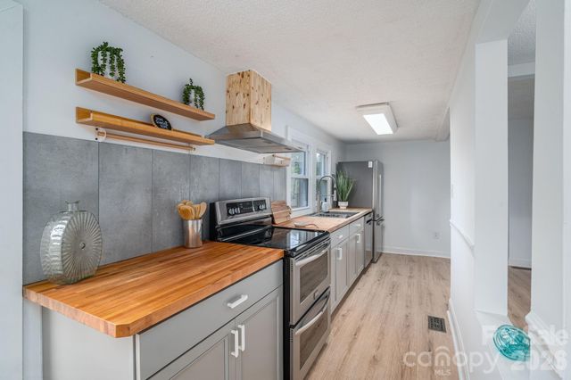 109 Riverside Drive, Cramerton, NC 28032